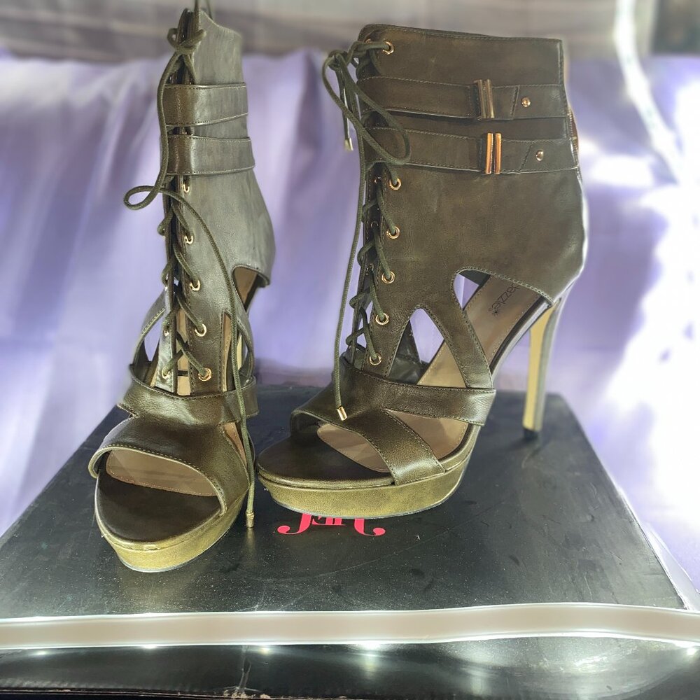 Briley - Olive Green - size 11